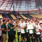 Wakil Bupati Pelalawan Resmi Menutup Turnamen Futsal Serikat Riau Fiber 2025
